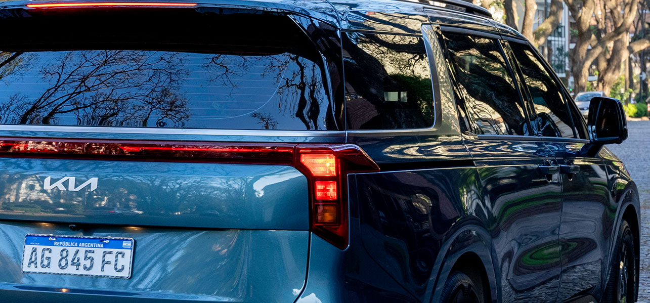 KIA CARNIVAL