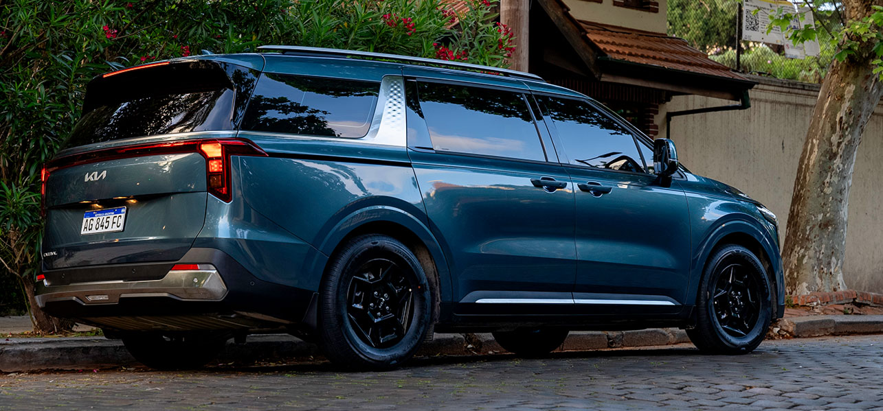KIA CARNIVAL